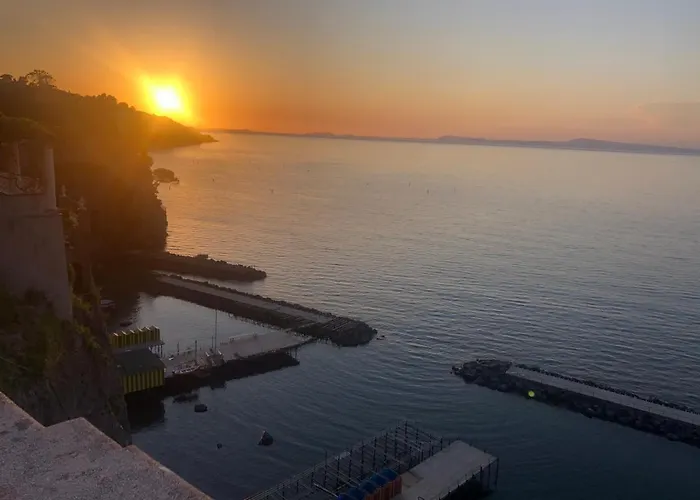 Vicolo 8 3* Сорренто